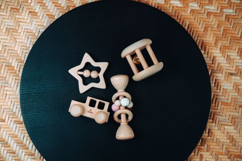 Sternrassel aus Holz für Babys, Montessori-inspiriert
