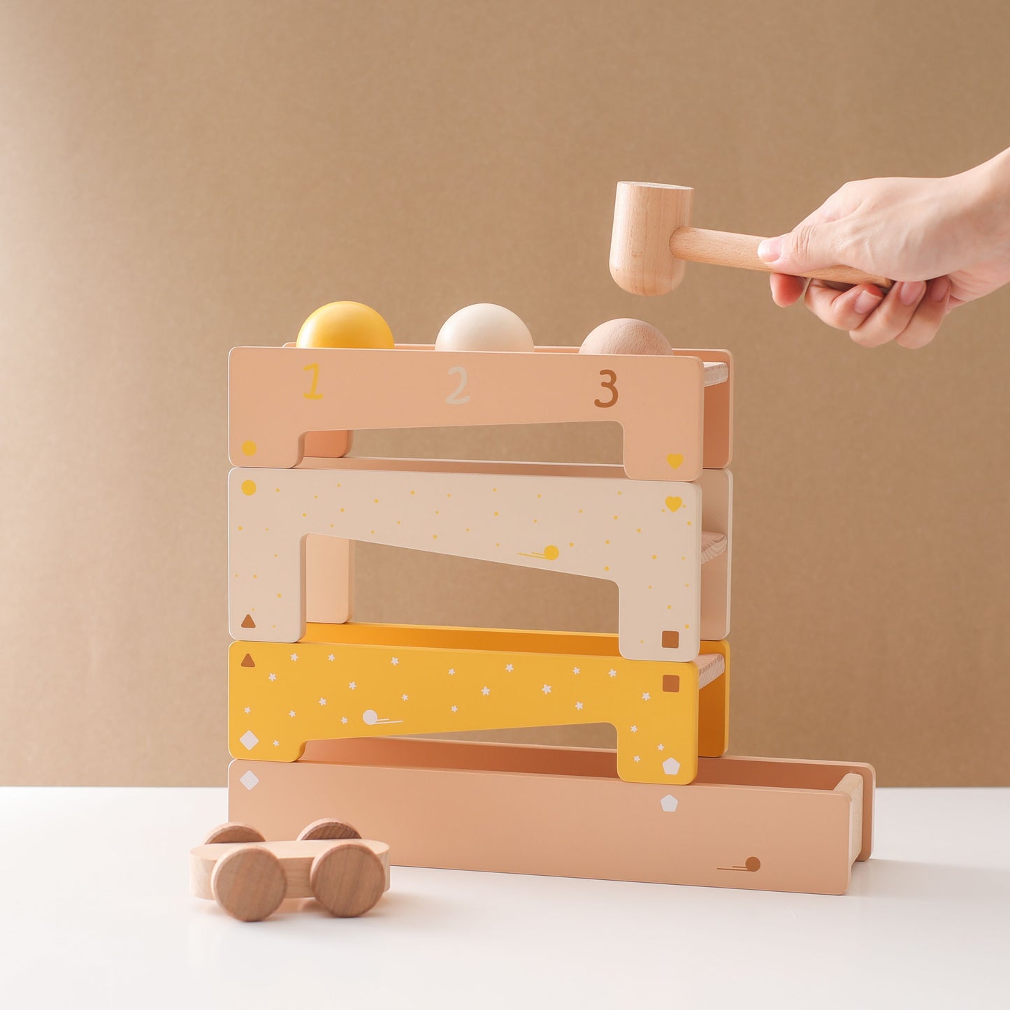 Hammerkugel-Spielzeug aus Holz mit Kinderhammer, Lernspielzeug