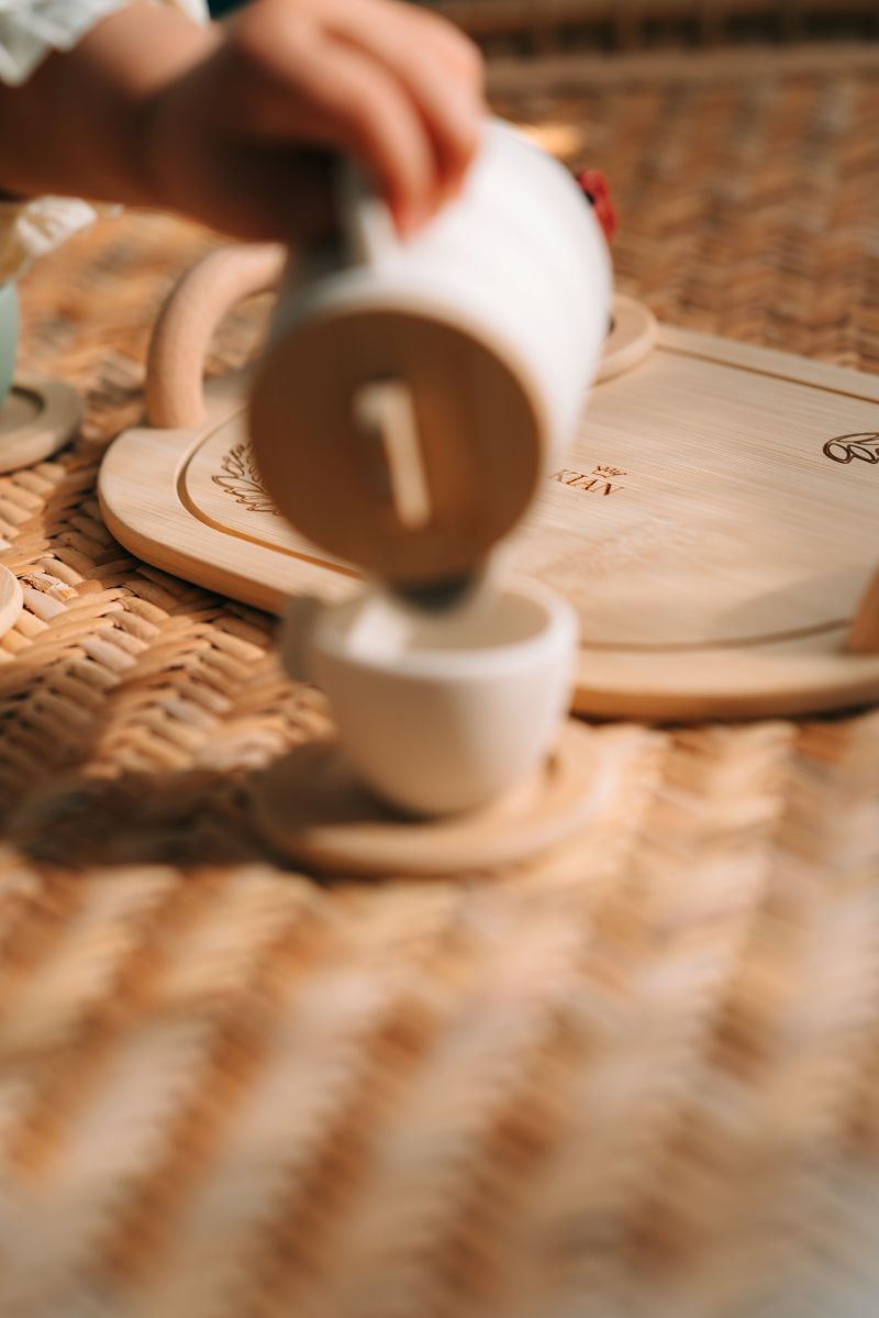 Holz-Tee-Set mit Löffeln, Zitronenscheibe und Gläsern, pädagogisches Rollenspiel für Kinder