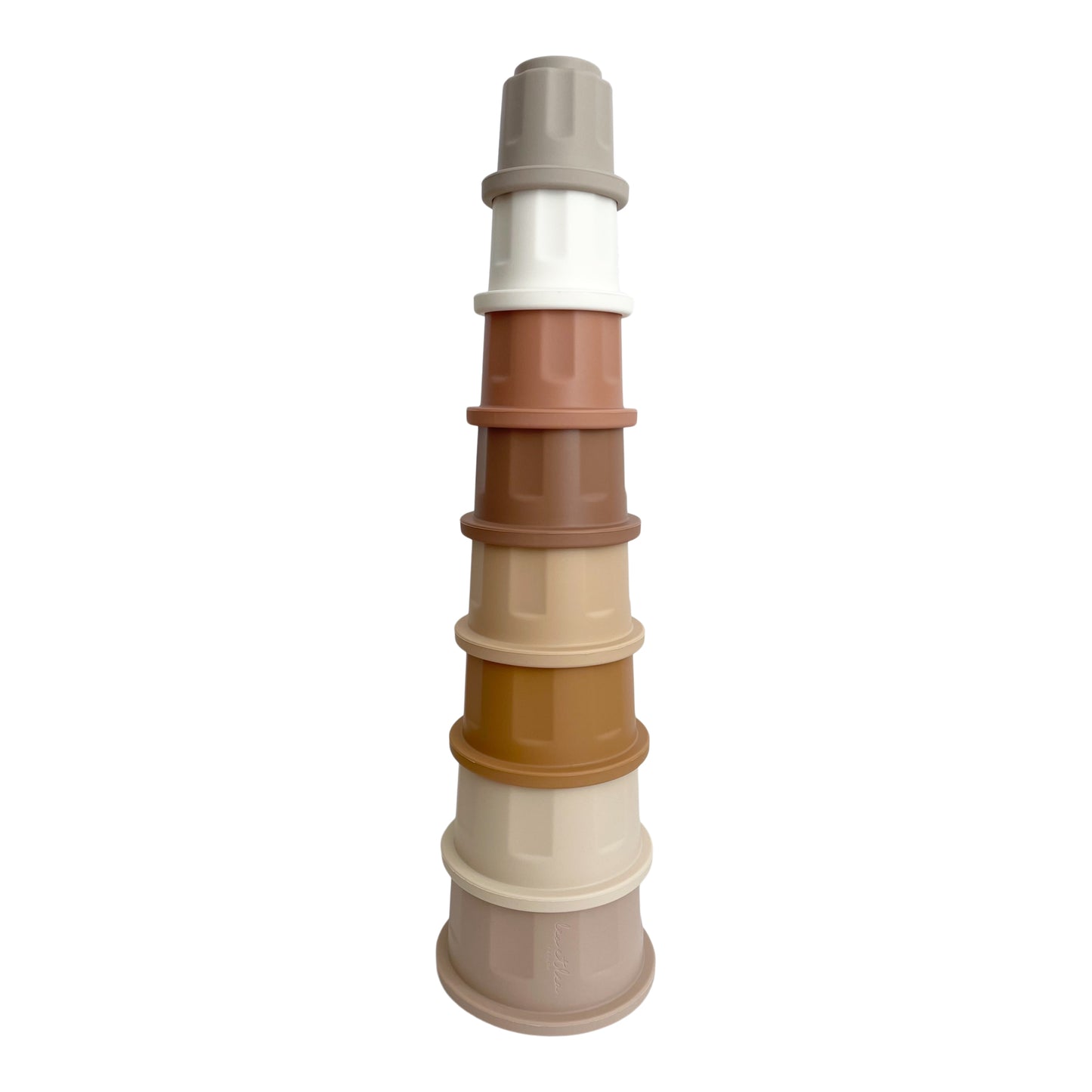Kompakter Silikonbecher-Stapel in Beige- und Brauntönen – ab 6 Monaten geeignet, BPA-frei & robust