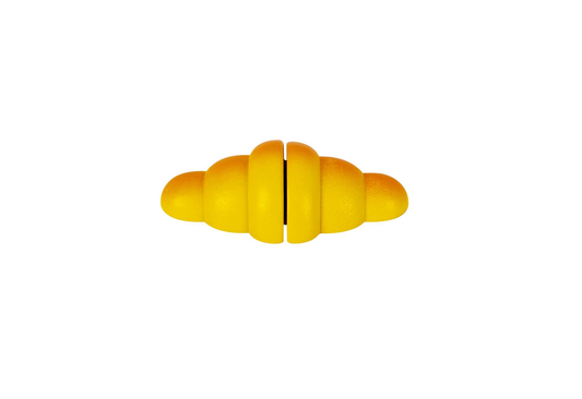 Zweiteiliges Croissant aus Holzspielzeug in kräftigem Gelbton, ideal für kreatives Rollenspiel im Kinderzimmer