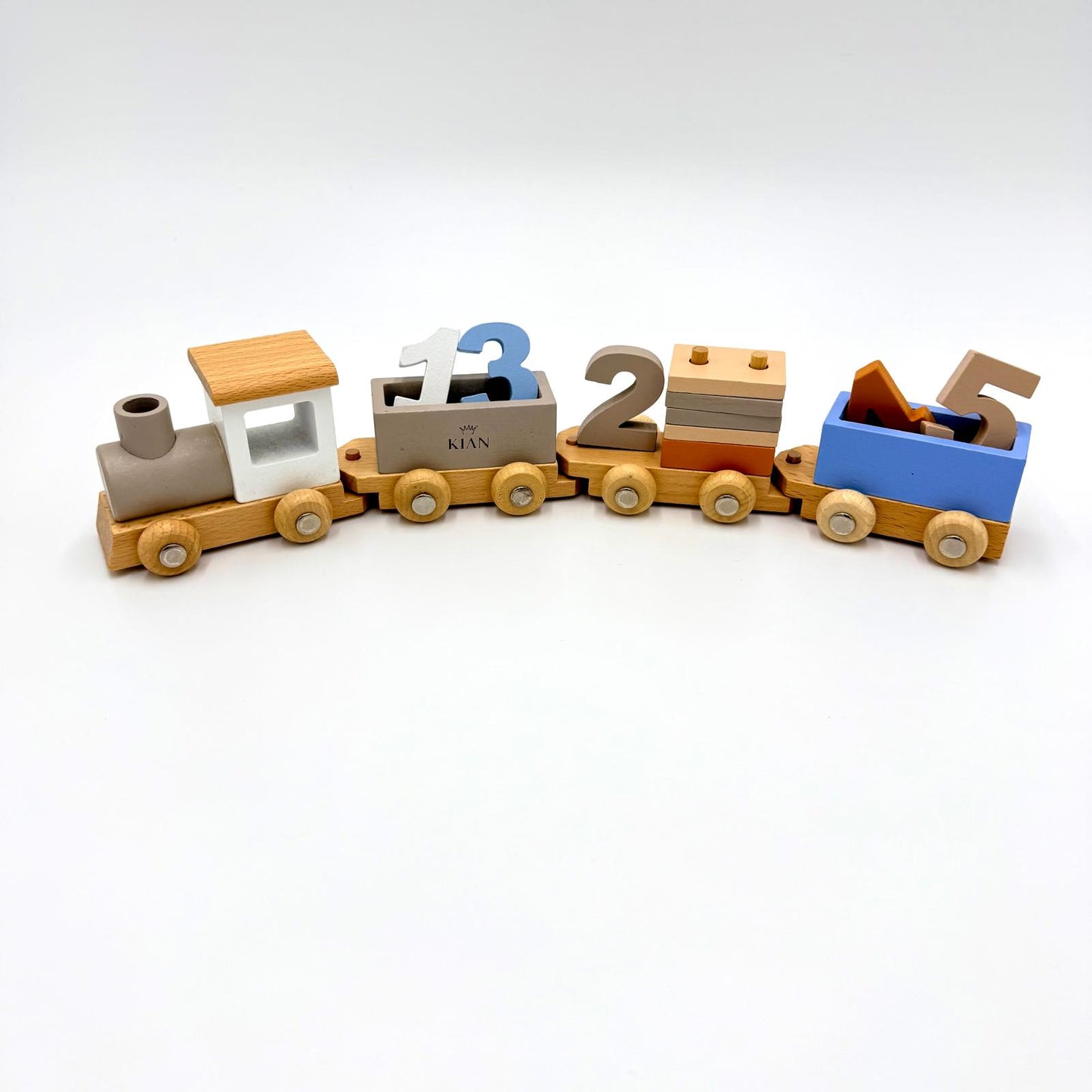 Holz-Lokomotive mit bunten Steckbausteinen und Zahlen für Kinder – spielerisches Lernspielzeug zur Förderung von Kreativität und Motorik