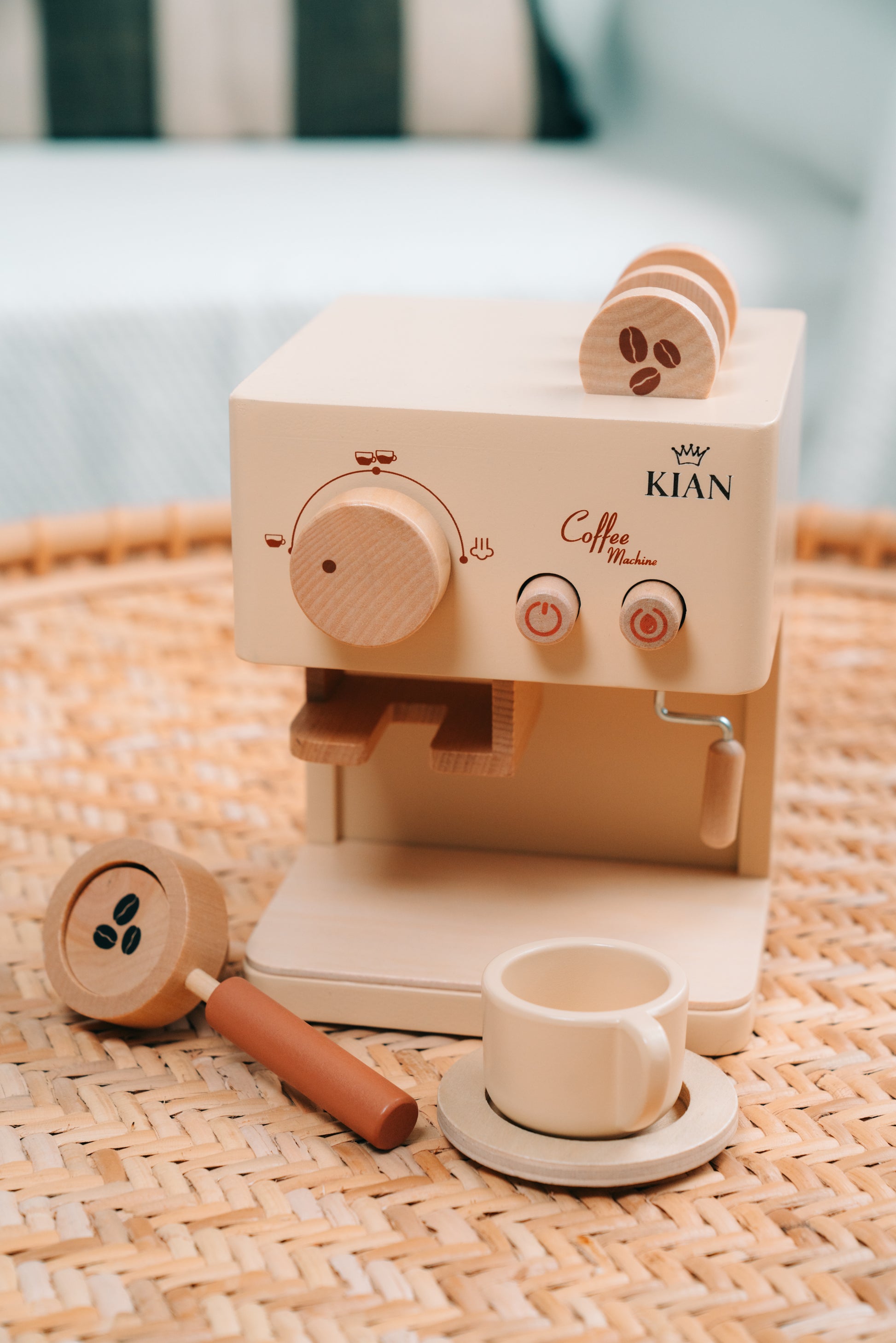 Lernspielzeug Holz-Kaffeeset für Kinder, Förderung von Feinmotorik und Fantasie