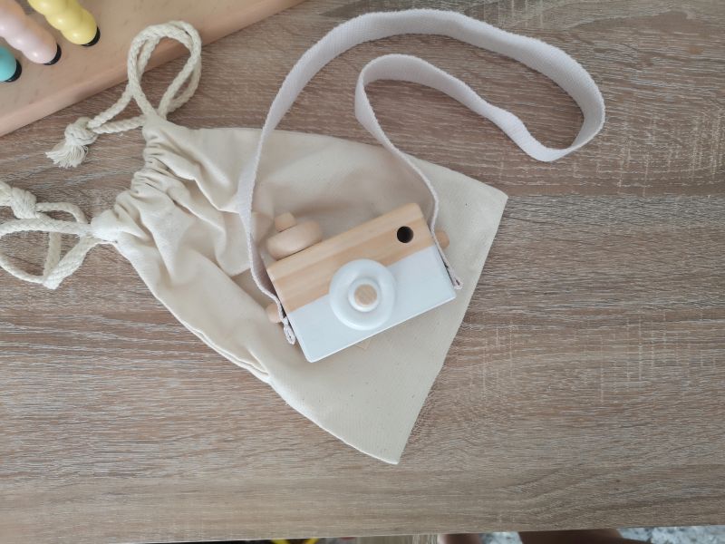 Holzspielzeug Kamera für Kinder, nachhaltiges Rollenspielspielzeug im Montessori-Stil, pädagogisch und schadstofffrei